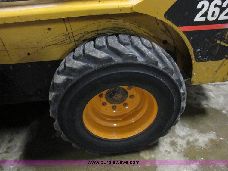 image for item Z9635 2004 Caterpillar 262B skid steer