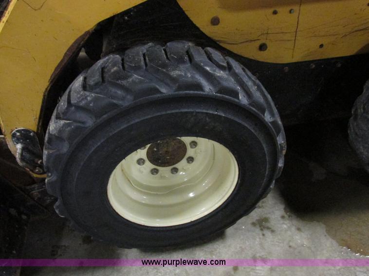 image for item Z9635 2004 Caterpillar 262B skid steer