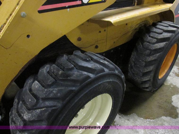 image for item Z9635 2004 Caterpillar 262B skid steer