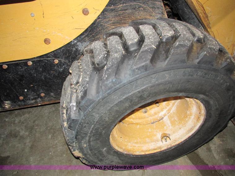 image for item Z9635 2004 Caterpillar 262B skid steer