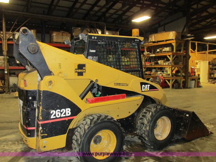 image for item Z9635 2004 Caterpillar 262B skid steer