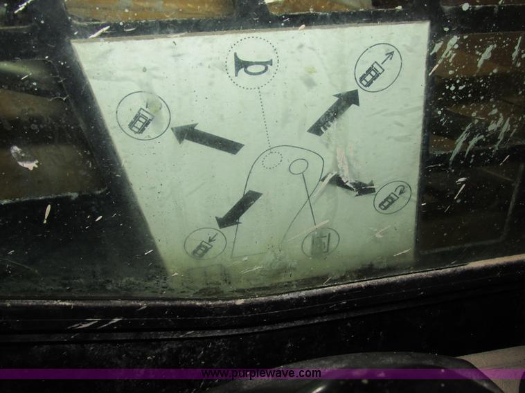 image for item Z9635 2004 Caterpillar 262B skid steer