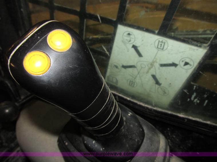 image for item Z9635 2004 Caterpillar 262B skid steer