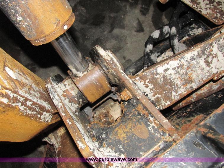 image for item Z9635 2004 Caterpillar 262B skid steer