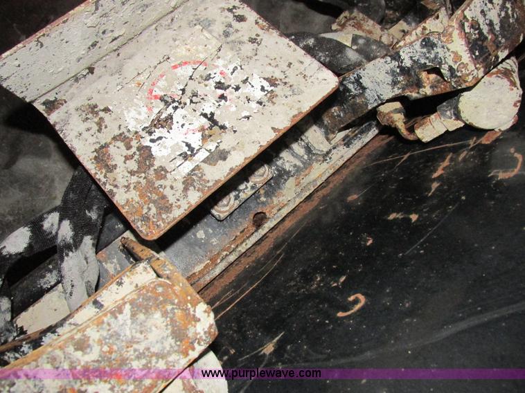 image for item Z9635 2004 Caterpillar 262B skid steer