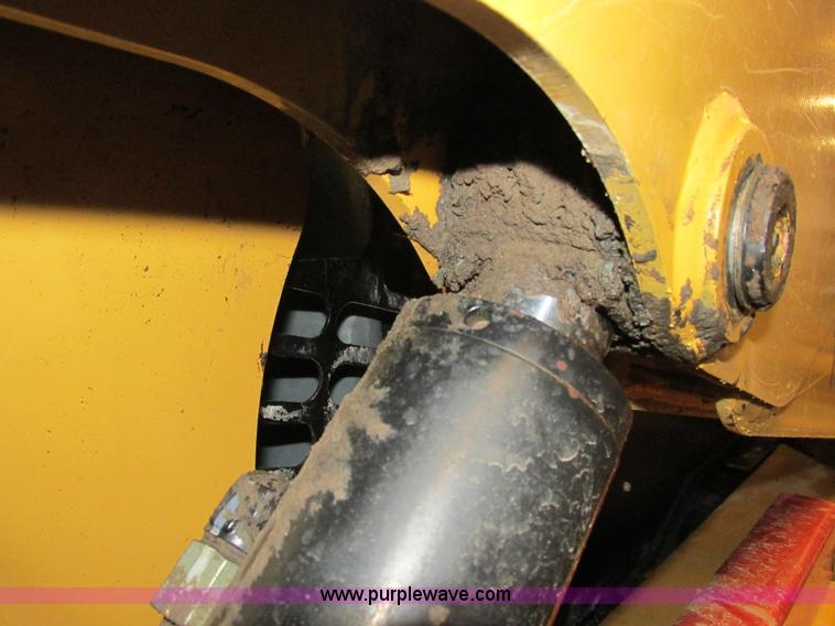 image for item Z9635 2004 Caterpillar 262B skid steer