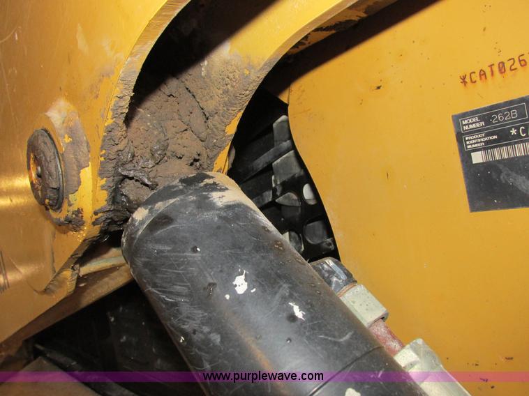 image for item Z9635 2004 Caterpillar 262B skid steer