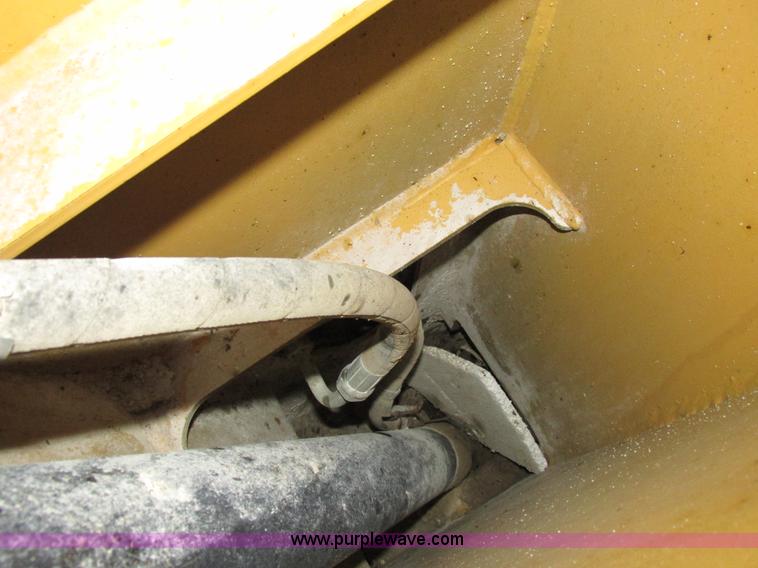 image for item Z9635 2004 Caterpillar 262B skid steer