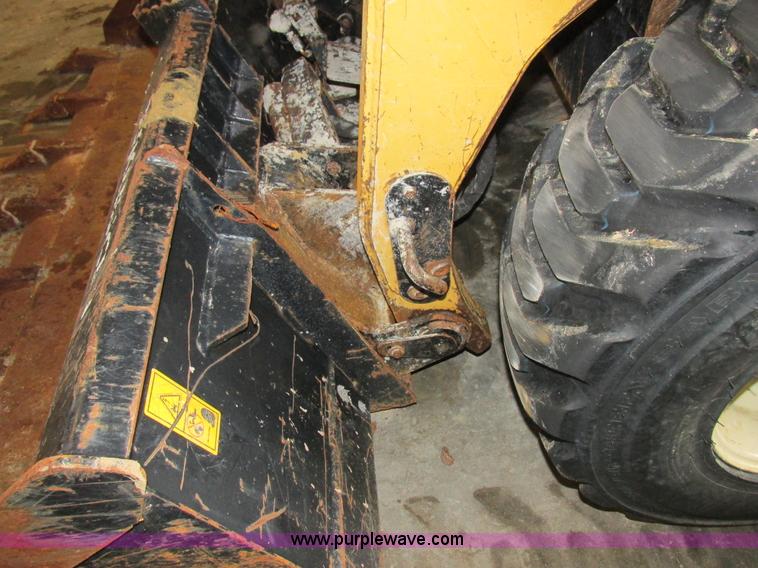 image for item Z9635 2004 Caterpillar 262B skid steer