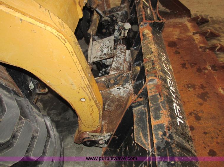 image for item Z9635 2004 Caterpillar 262B skid steer