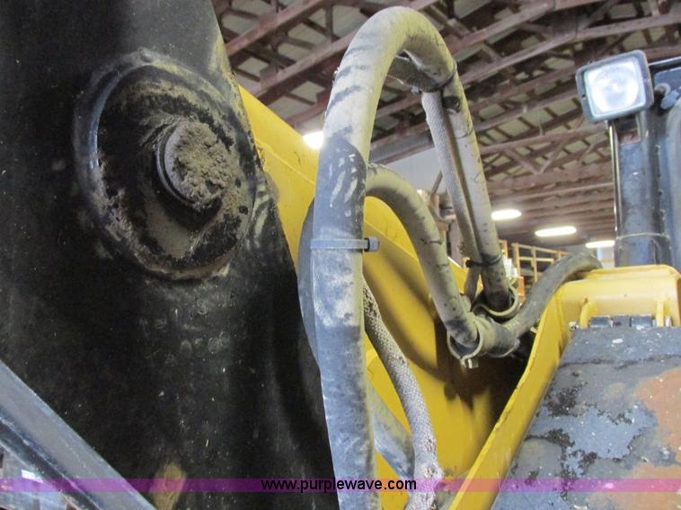 image for item Z9635 2004 Caterpillar 262B skid steer