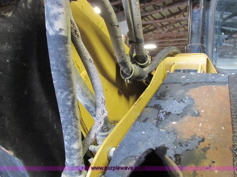 image for item Z9635 2004 Caterpillar 262B skid steer