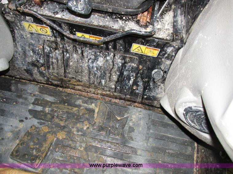 image for item Z9635 2004 Caterpillar 262B skid steer