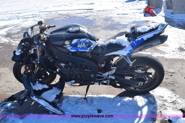 image for item BB9727 2008 Yamaha R1 motorcycle