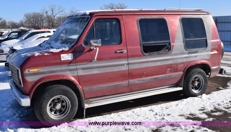 image for item E6051 1986 Ford Econoline van