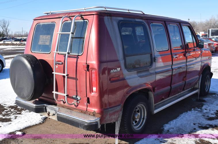 image for item E6051 1986 Ford Econoline van