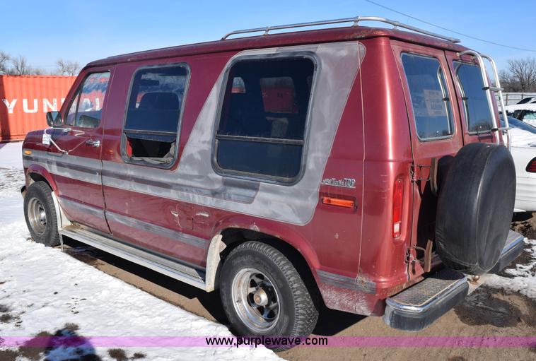 image for item E6051 1986 Ford Econoline van