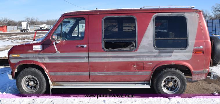 image for item E6051 1986 Ford Econoline van
