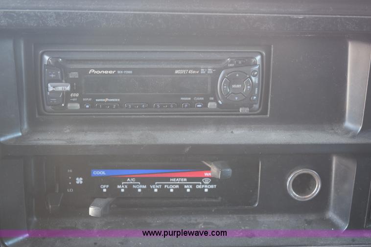 image for item E6051 1986 Ford Econoline van