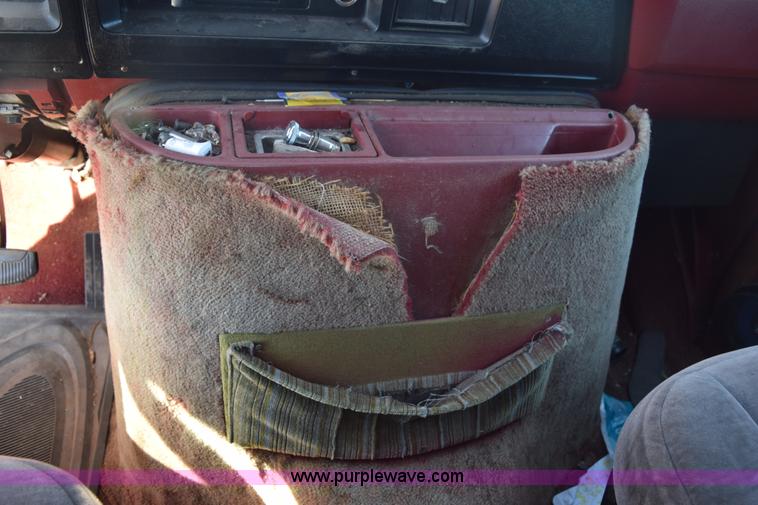 image for item E6051 1986 Ford Econoline van