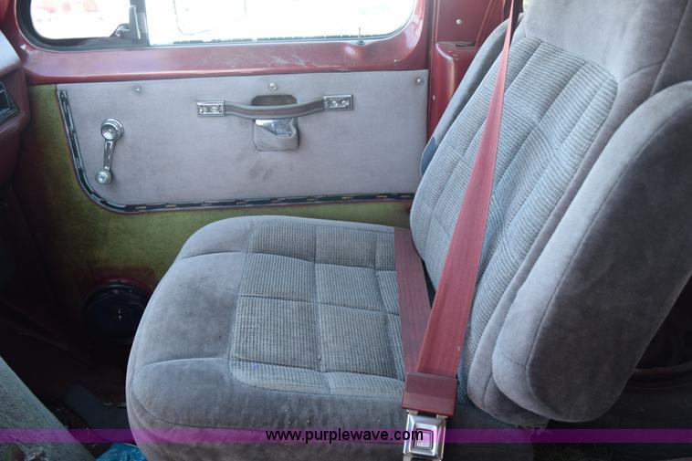 image for item E6051 1986 Ford Econoline van