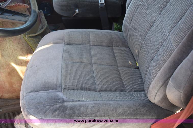 image for item E6051 1986 Ford Econoline van