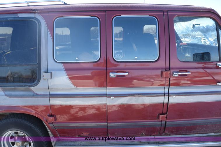 image for item E6051 1986 Ford Econoline van
