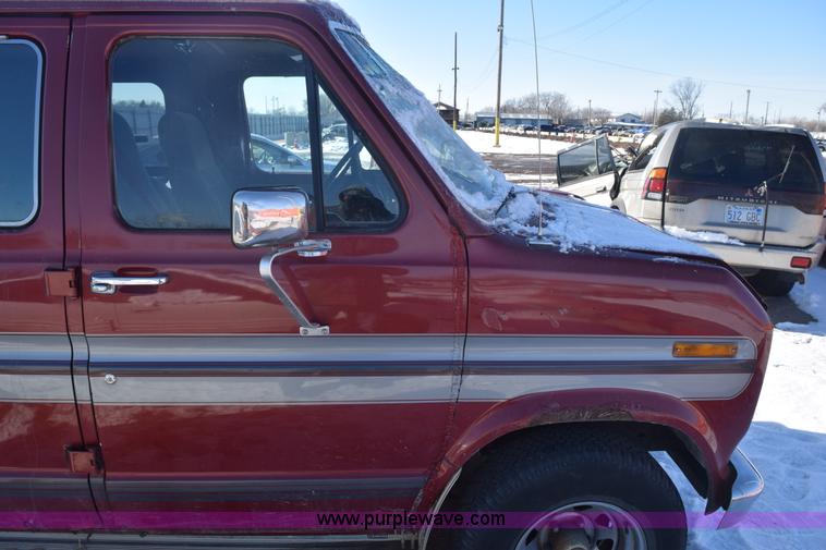 image for item E6051 1986 Ford Econoline van
