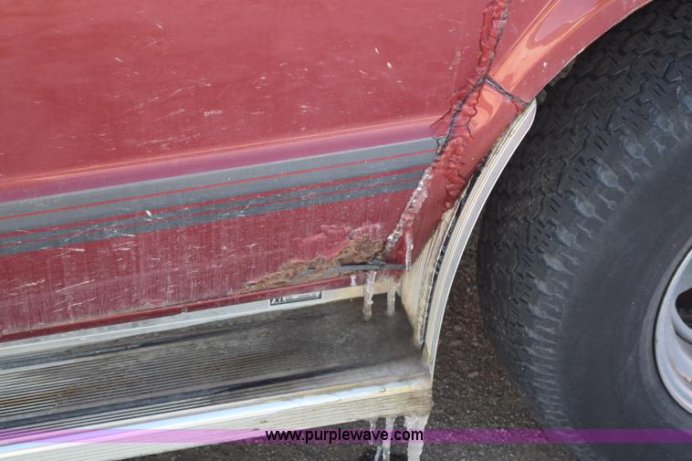 image for item E6051 1986 Ford Econoline van