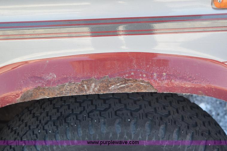 image for item E6051 1986 Ford Econoline van