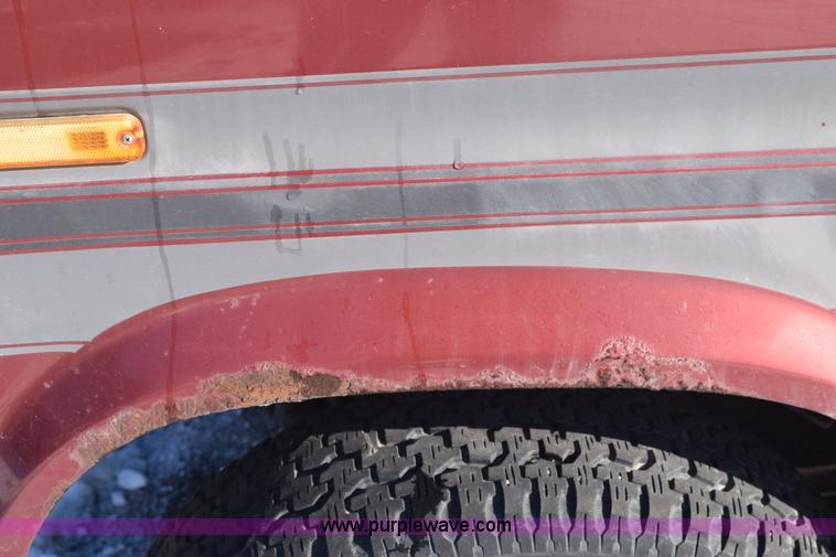 image for item E6051 1986 Ford Econoline van