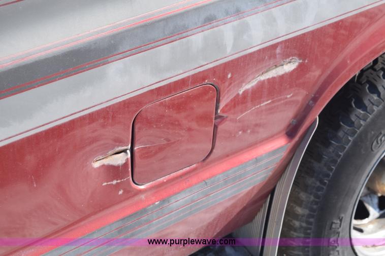 image for item E6051 1986 Ford Econoline van