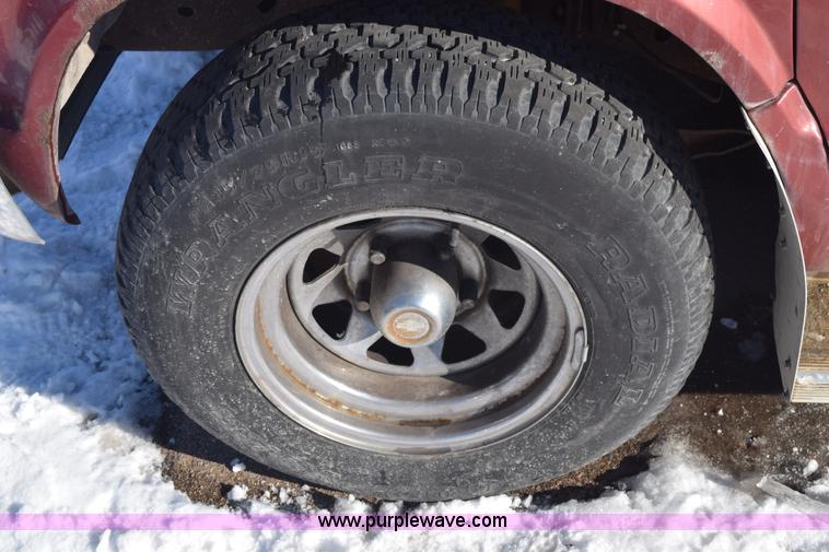 image for item E6051 1986 Ford Econoline van