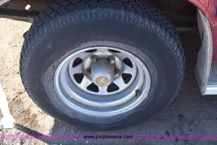 image for item E6051 1986 Ford Econoline van