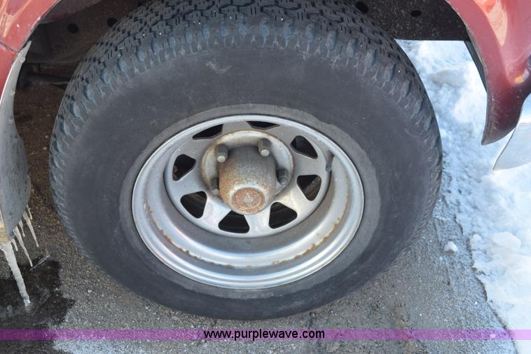 image for item E6051 1986 Ford Econoline van