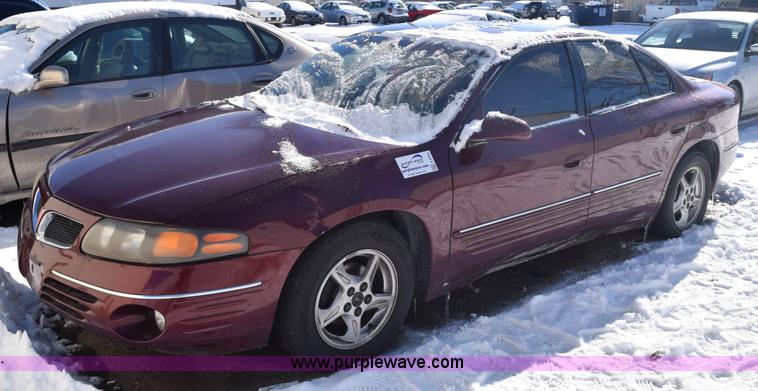 image for item E6053 2000 Pontiac Bonneville SE