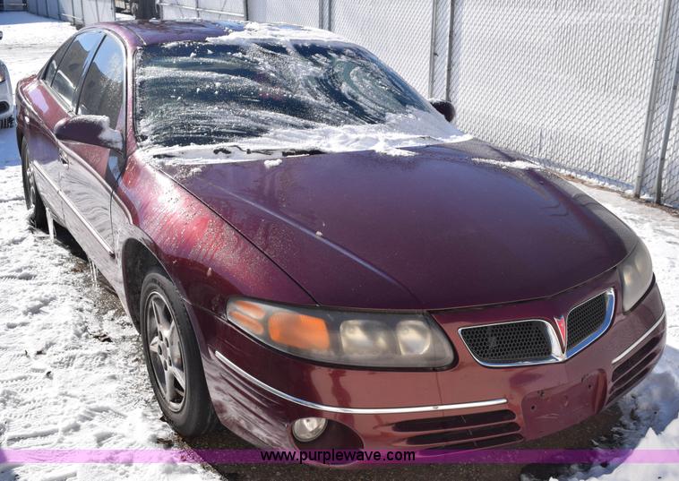 image for item E6053 2000 Pontiac Bonneville SE
