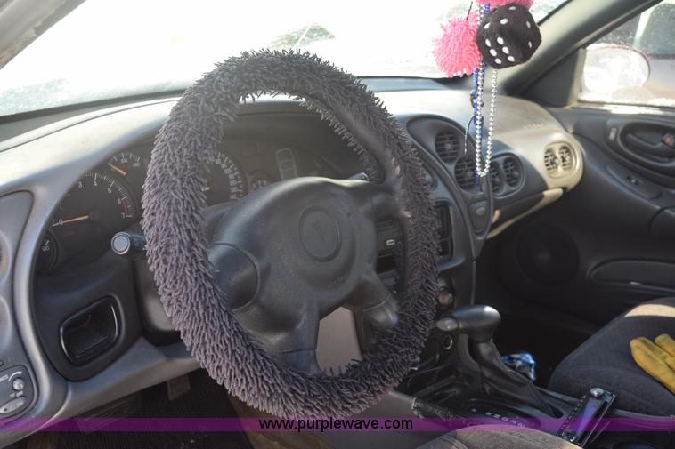 image for item E6053 2000 Pontiac Bonneville SE