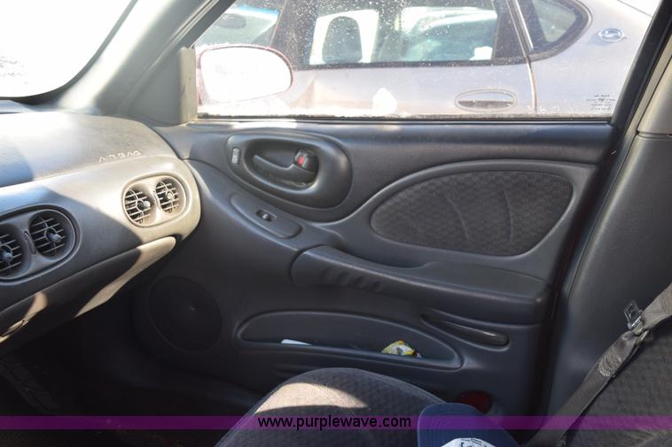 image for item E6053 2000 Pontiac Bonneville SE