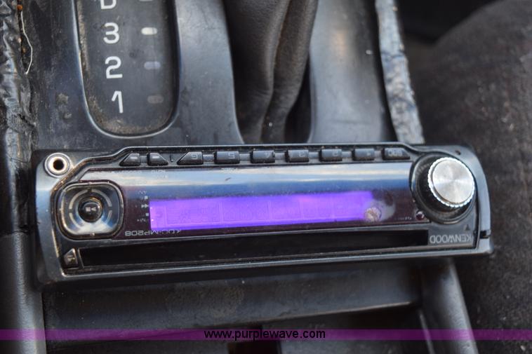 image for item E6053 2000 Pontiac Bonneville SE