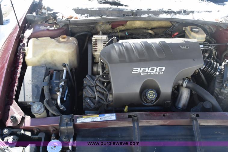 image for item E6053 2000 Pontiac Bonneville SE