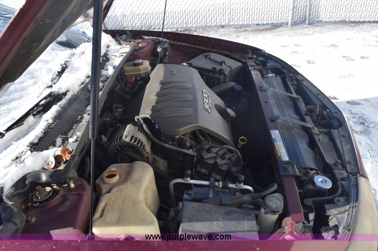 image for item E6053 2000 Pontiac Bonneville SE