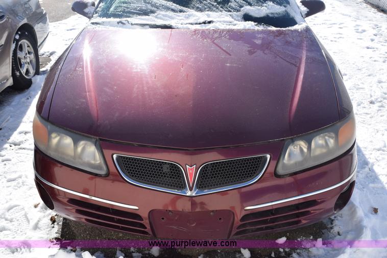 image for item E6053 2000 Pontiac Bonneville SE