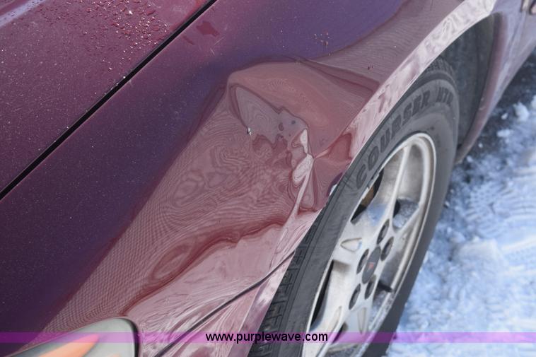 image for item E6053 2000 Pontiac Bonneville SE