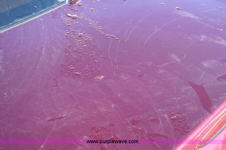 image for item E6053 2000 Pontiac Bonneville SE