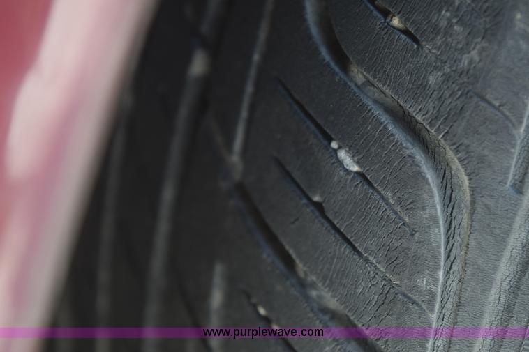 image for item E6053 2000 Pontiac Bonneville SE