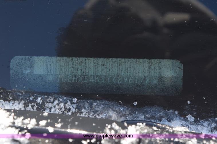 image for item E6053 2000 Pontiac Bonneville SE