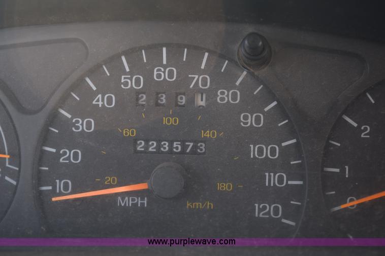 image for item E6055 1997 Ford Thunderbird LX