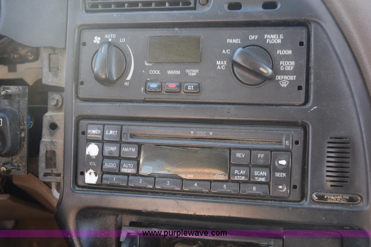 image for item E6055 1997 Ford Thunderbird LX