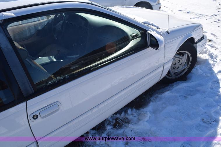 image for item E6055 1997 Ford Thunderbird LX